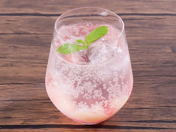 ごろっと桃のソーダ